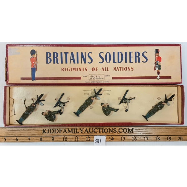 BRITAINS SOLDIERS LEAD FIGURES - NO. 1318 BRITISH MACHINE GUNNERS