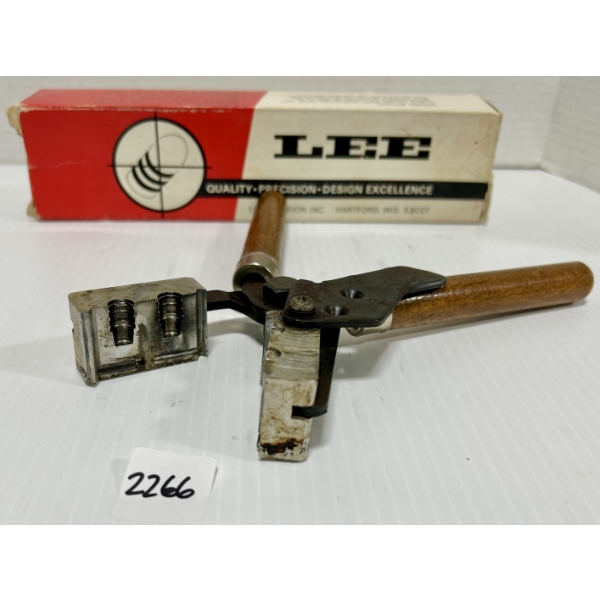 LEE DUAL CAVITY BULLET MOULD .358 DIA