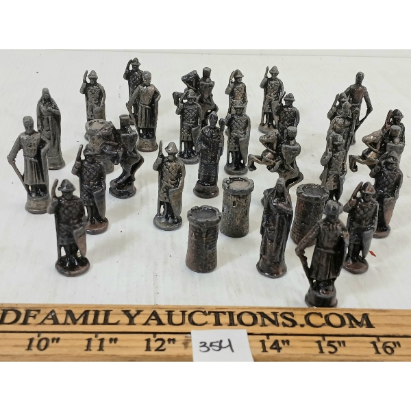 QTY OF MEDIEVAL MOTIF CHESS PCS 
