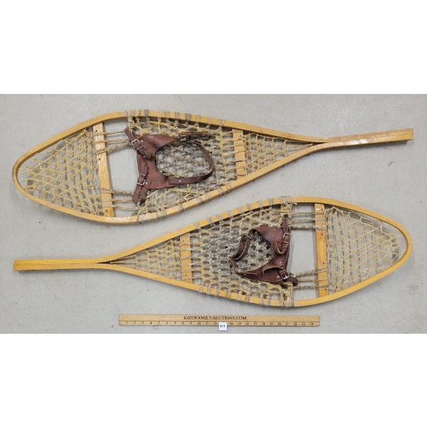 PAIR OF SNOWSHOES