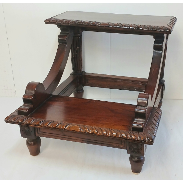 LIBRARY STEP-STOOL