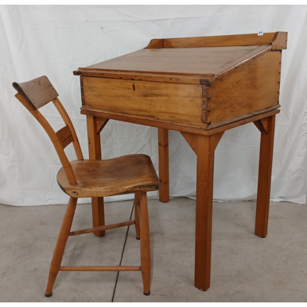 SCHOOL DESK & CHAIR 