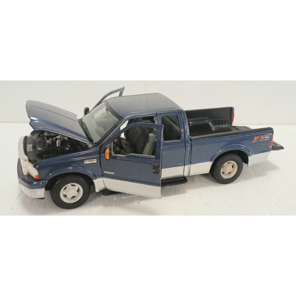 MAISTO DIECAST FORD F-350 LARIAT PICKUP TRUCK MODEL 
