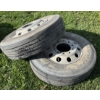 Image 2 : LOT OF 2 - HANKOOK AND YOKOHAMA 11R22.5 ON ALUMINUM RIMS