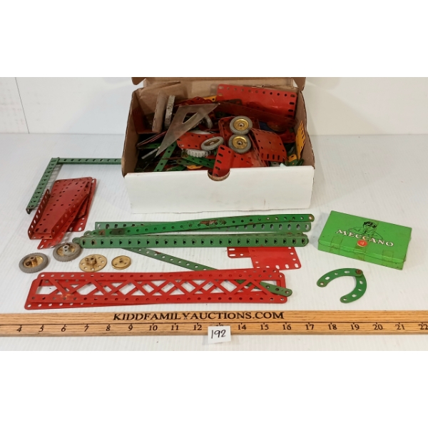 QTY OF MECCANO BUILDING PARTS