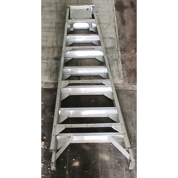 FEATHERLITE 8FT ALUMINUM LADDER