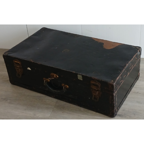 MILITARY FOOTLOCKER / STEAMER TRUNK