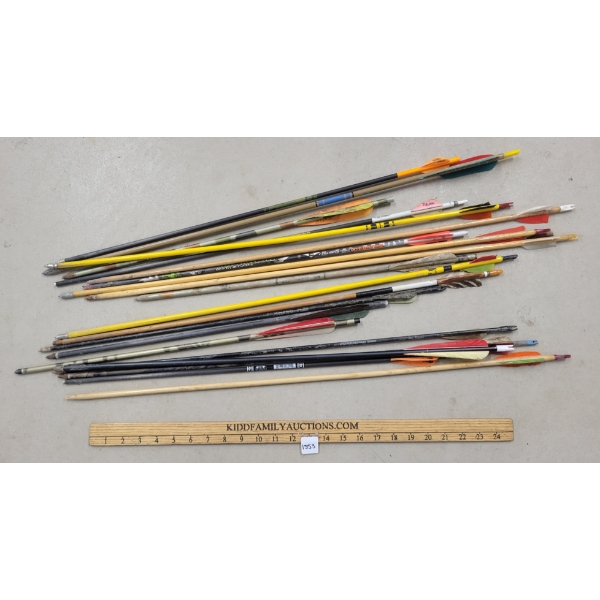 QTY OF MISC ARROWS - INCL CROSSBOW HUNTER & EASTON ETC