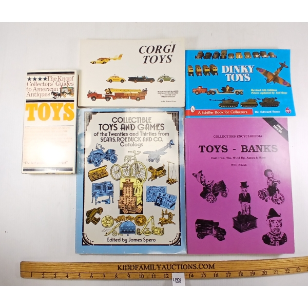 LOT OF 5 - TOY COLLECTORS GUIDES & CATALOG - INCL KNOPF COLLECTORS', DINKY & CORGI TOYS, ETC