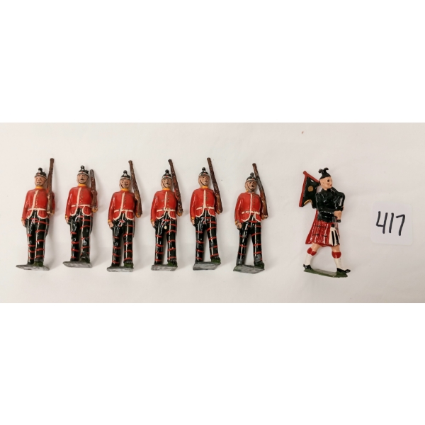 BRITAINS SOLDIERS LEAD FIGURES - NO. 213 THE HIGHLAND LIGHT INFANTRY