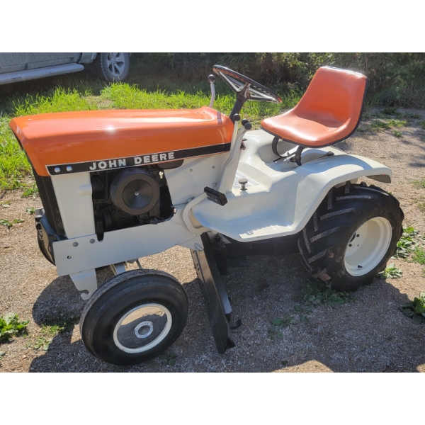 1969 JOHN DEERE ORANGE PATIO SERIES 140 H3 LAWN TRACTOR W/ 54 INCH HYD LIFT BLADE