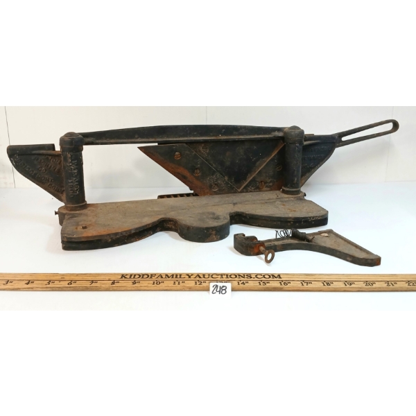 1900 LION MACHINE CO. UNIVERSAL TRIMMER NO. 4