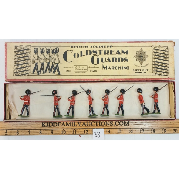 BRITAINS SOLDIERS LEAD FIGURES - NO. 1515 COLDSTRAM GUARDS