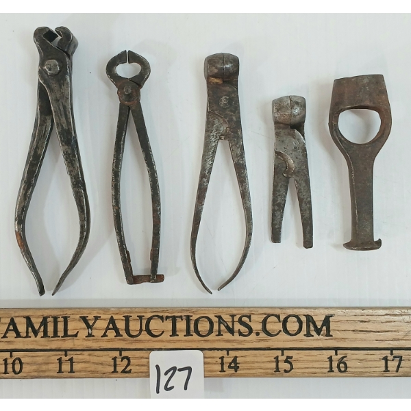 LOT OF 5 - VINTAGE SCISSOR BULLET MOULDS, SPREW & WAD CUTTERS