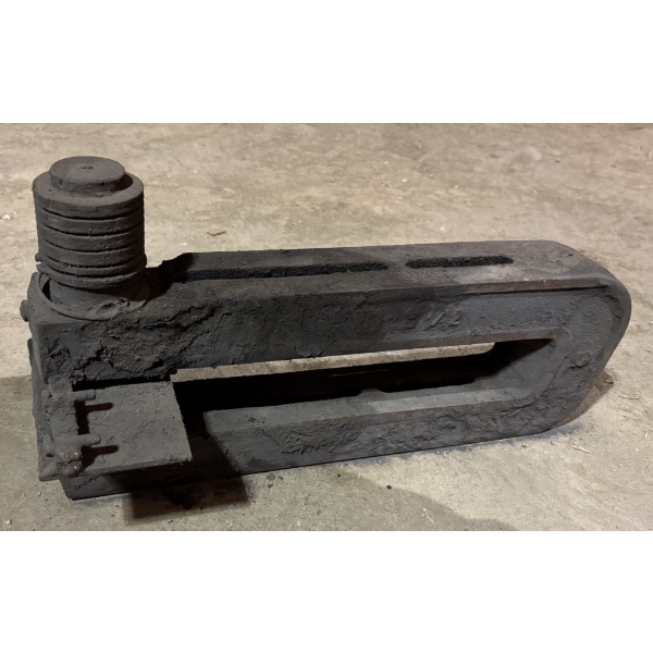 UNI PUNCH W/ 3/4 INCH SQUARE DIE