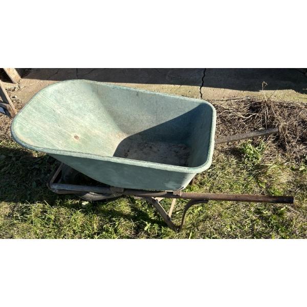 POLY WHEELBARROW - EVER FIRM TIRE