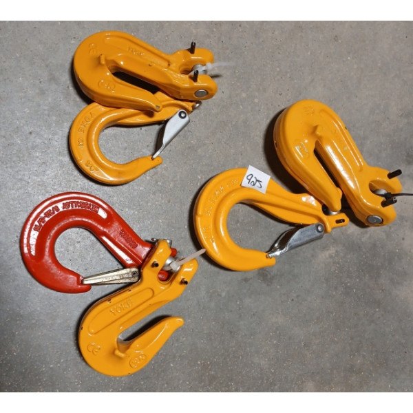 LOT OF 6 - HOOKS - 1/4IN & 3/8IN
