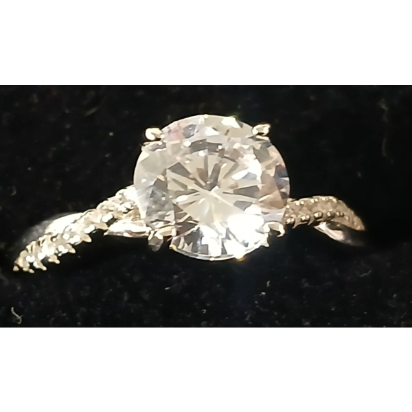 STERLING SILVER SIMULATED DIAMOND (CZ) TWIST RING 