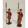 Image 3 : LOT OF 2 - BRITAINS HISTORICAL SERIES - NO. 1257 YEOMAN OF THE GUARD & 1664 KNIGHTS OF AGINCOURT