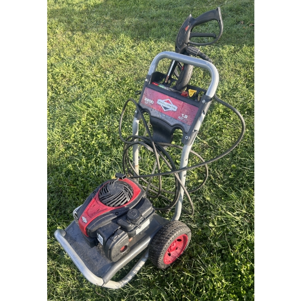 B&S 2200 PSI GAS POWER WASHER