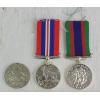 Image 2 : LOT OF 3 - 1939-1945 WAR, DEFENCE & CDN VOLUNTEER SERVICE MEDALS
