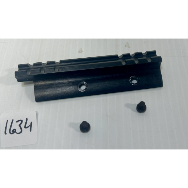 MOSSBERG .22 SCOPE MOUNT - SEE PICS