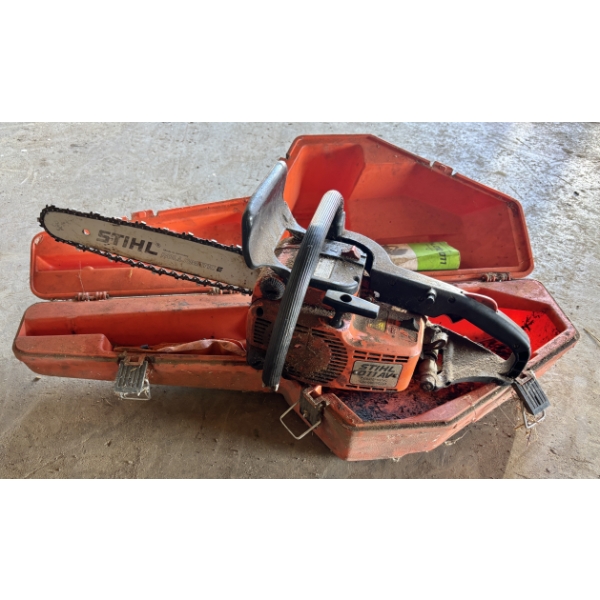 STIHL 011AB 14IN CHAINSAW W/ CASE