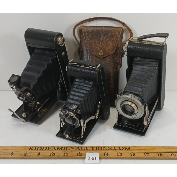 LOT OF 3 - KODAK JUNIOR SIX 20, SENIOR SIX 20 & NO. 2A BROWNIE CAMERAS - CIRCA 1917-1940s