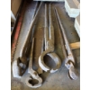 Image 3 : VINTAGE - BLACKSMITH FORGE - CANADIAN BLOWER & FORGE CO - W/ TOOLS