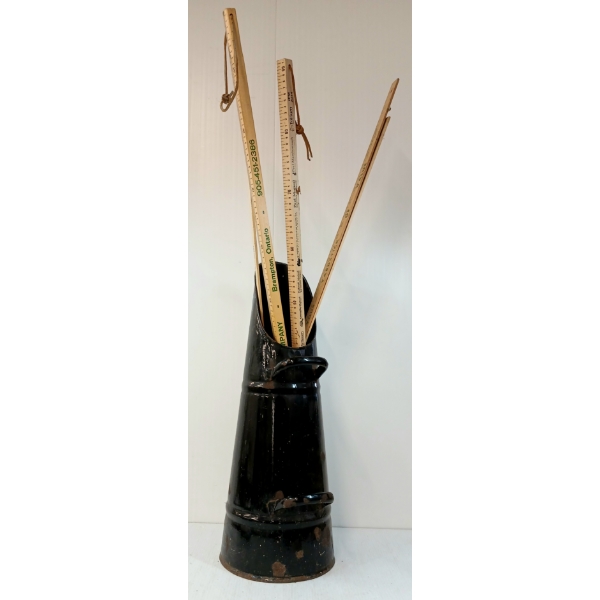 LOT OF 6 - YARD STICKS & COAL SCUTTLE