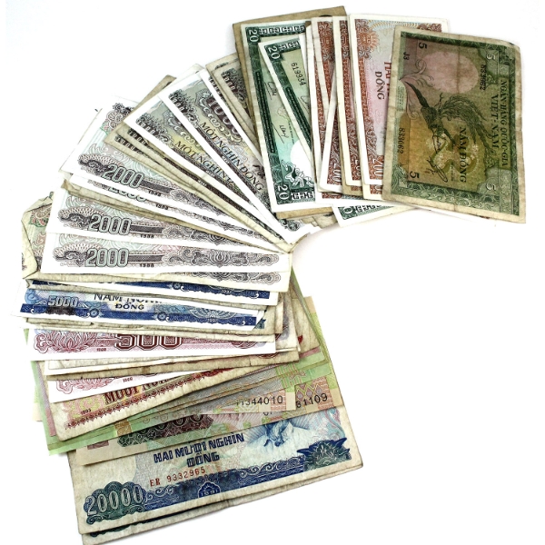 Group of 76x Vietnam Banknotes Various Grades and Denomination. Sold as is. 76 pcs