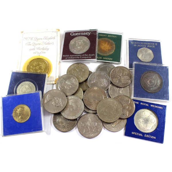 26x Estate Lot of World Crowns. 26pcs.