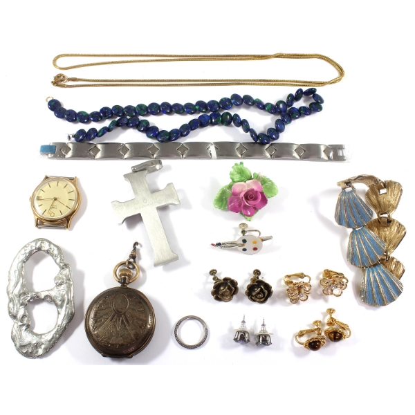 Large Assortment of Costume Jewellery Pieces. 15pcs.