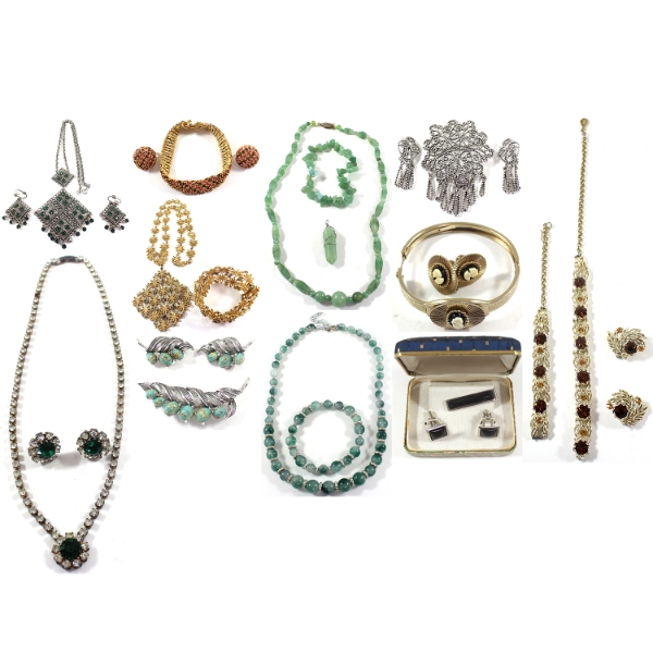 Bulk Lot of 11x Costume Jewellery Pieces/Sets of Different Metals & Designs. 11pcs