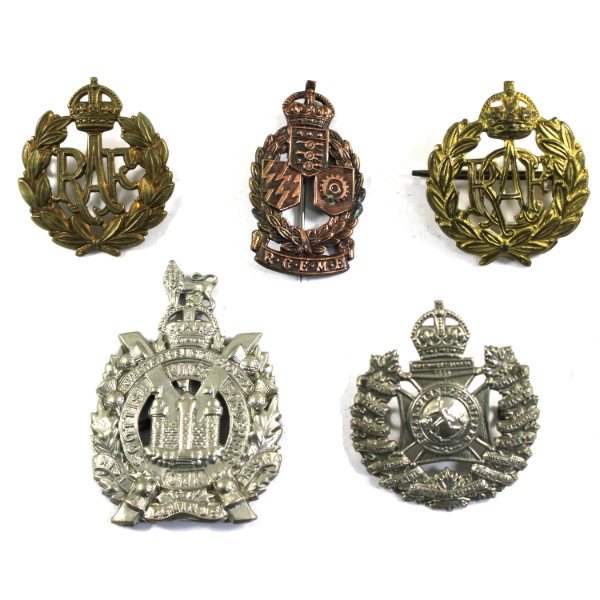 International and Canada Badges. 10pcs.