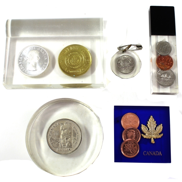 Lot of 5 Lucite Acrylic w/ Various Enclosed Canadian Coins and 1 Token. 5pcs