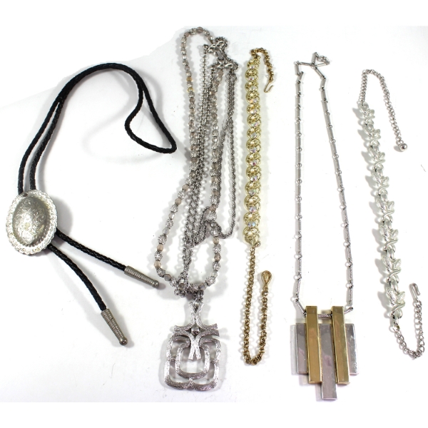 Group Lot of 5x Statement Piece Costume Jewellery Necklaces. 5pcs.