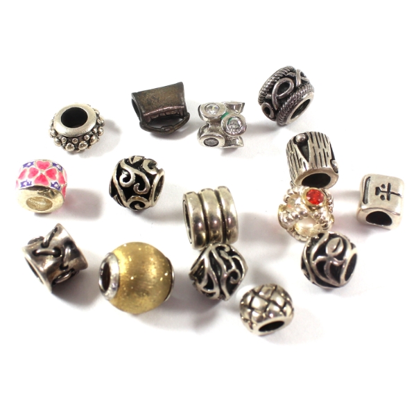 Bulk Lot of Replica Pandora Charms w/ Primarily Floral Designs. 15pcs