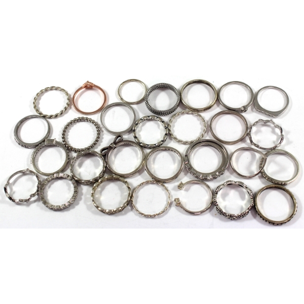 Group Lot of 29x Delicate Sterling Silver Rings, 43.28g Total. 29pcs.