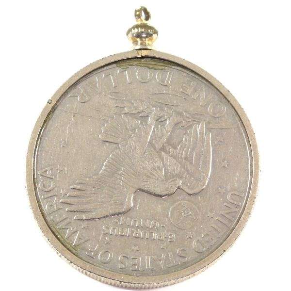 USA 1972 Eisenhower Dollar in Bezel