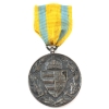 Image 2 : Hungary WWI Commemorative Medal with Helmet & Swords 
