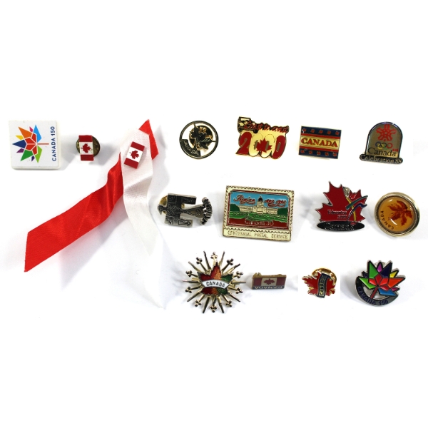 15x Assorted Pins and Brooches. Canadian Souvenir Pins. 15pcs. 