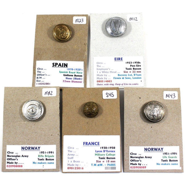 Lot of 5x Assorted World Buttons. 5pcs
