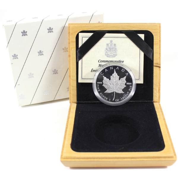 1989 $5 Proof Silver Maple Leaf in Wooden Box (Tax Exempt)