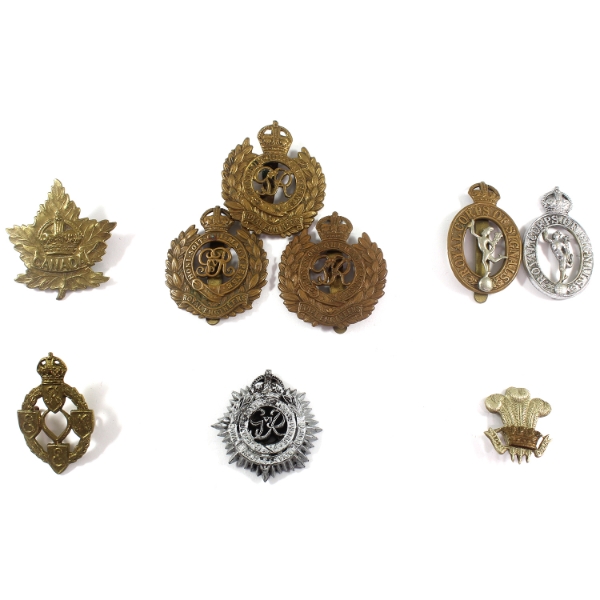 Bulk Lot of WWII Canadian Cap Badges. 9pcs.