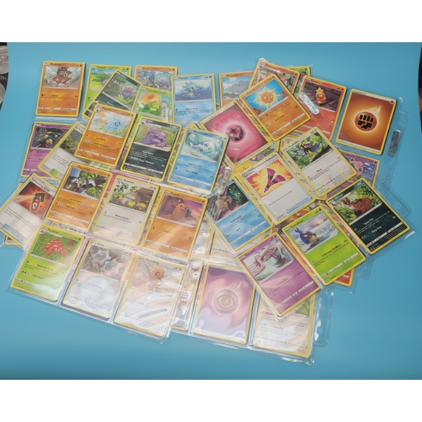 8 DOUBLE PAGES OF POKEMON CARDS 144 CARDS