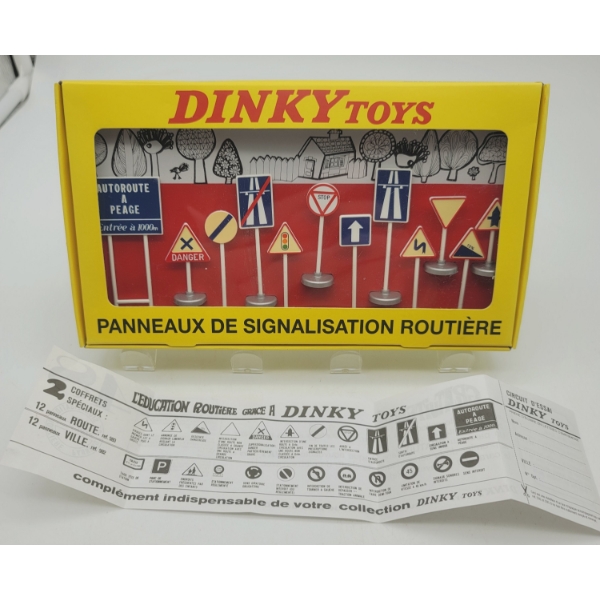 Dinky Toys Atlas ROAD SIGN SET in Original Box