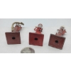 Image 2 : 3 DINKY TOY GAS PUMPS
