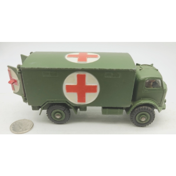 DINKY TOYS MILITARY ARMY AMBULANCE Very Clean 