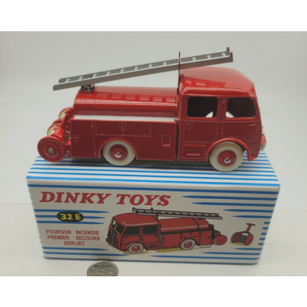 Dinky Toys Atlas BERLIET FIRE TENDER TRUCK in Original Box